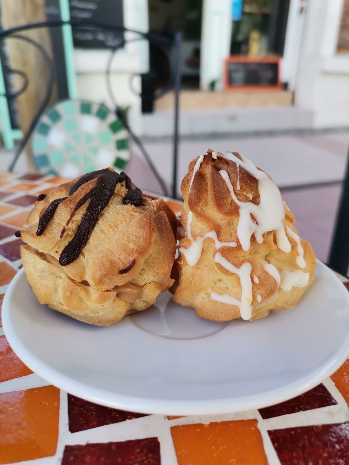 Profiteroles con chocolate